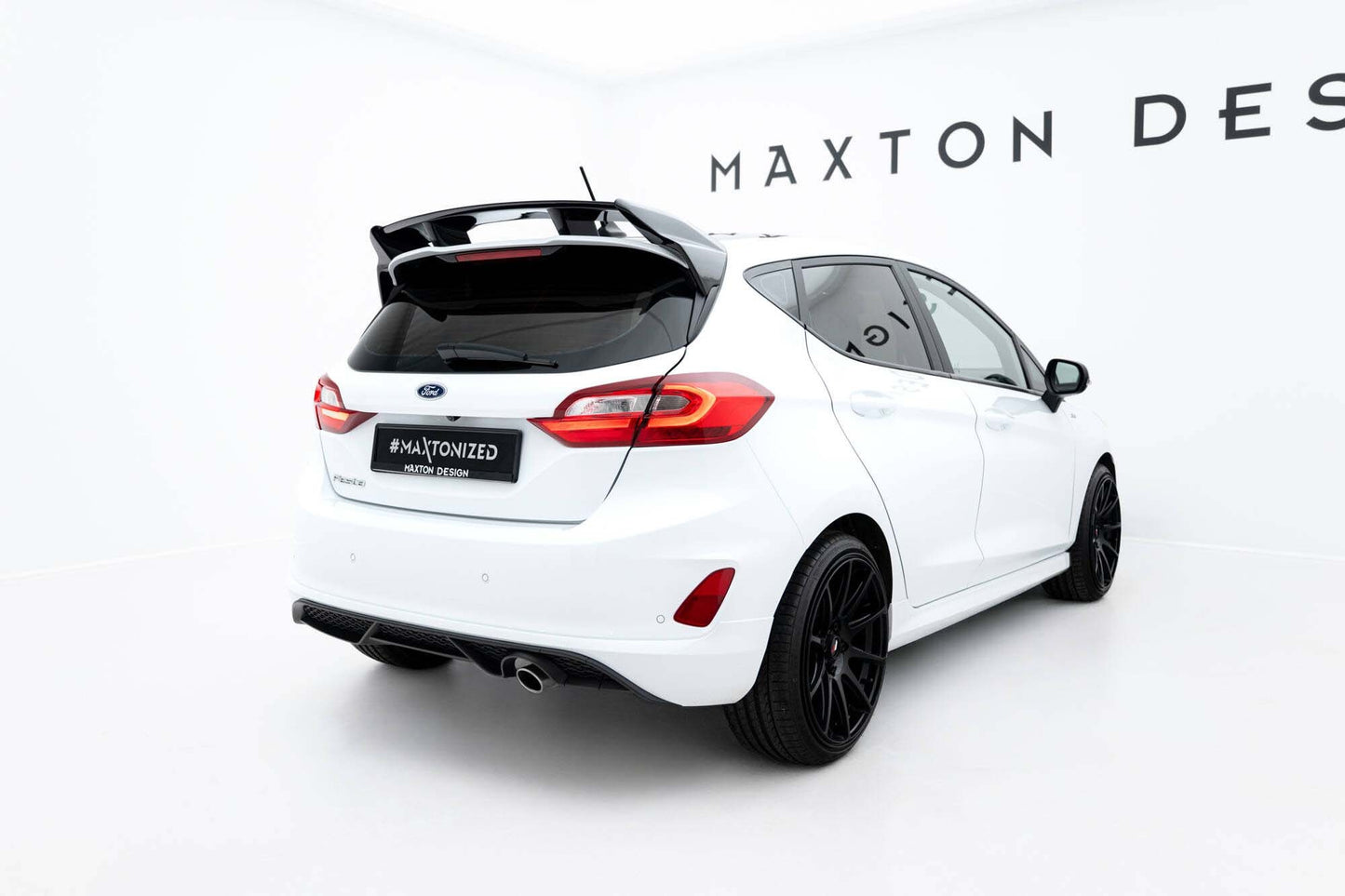 Maxton Design spoiler plafon pentru Ford Fiesta ST / ST‑Line (2017‑2024), negru lacuit