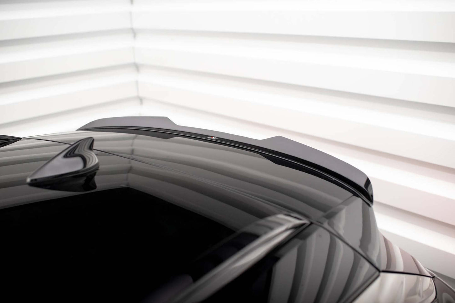 Spoiler plafon Maxton Design pentru Hyundai Tucson (2020-2024), negru lac