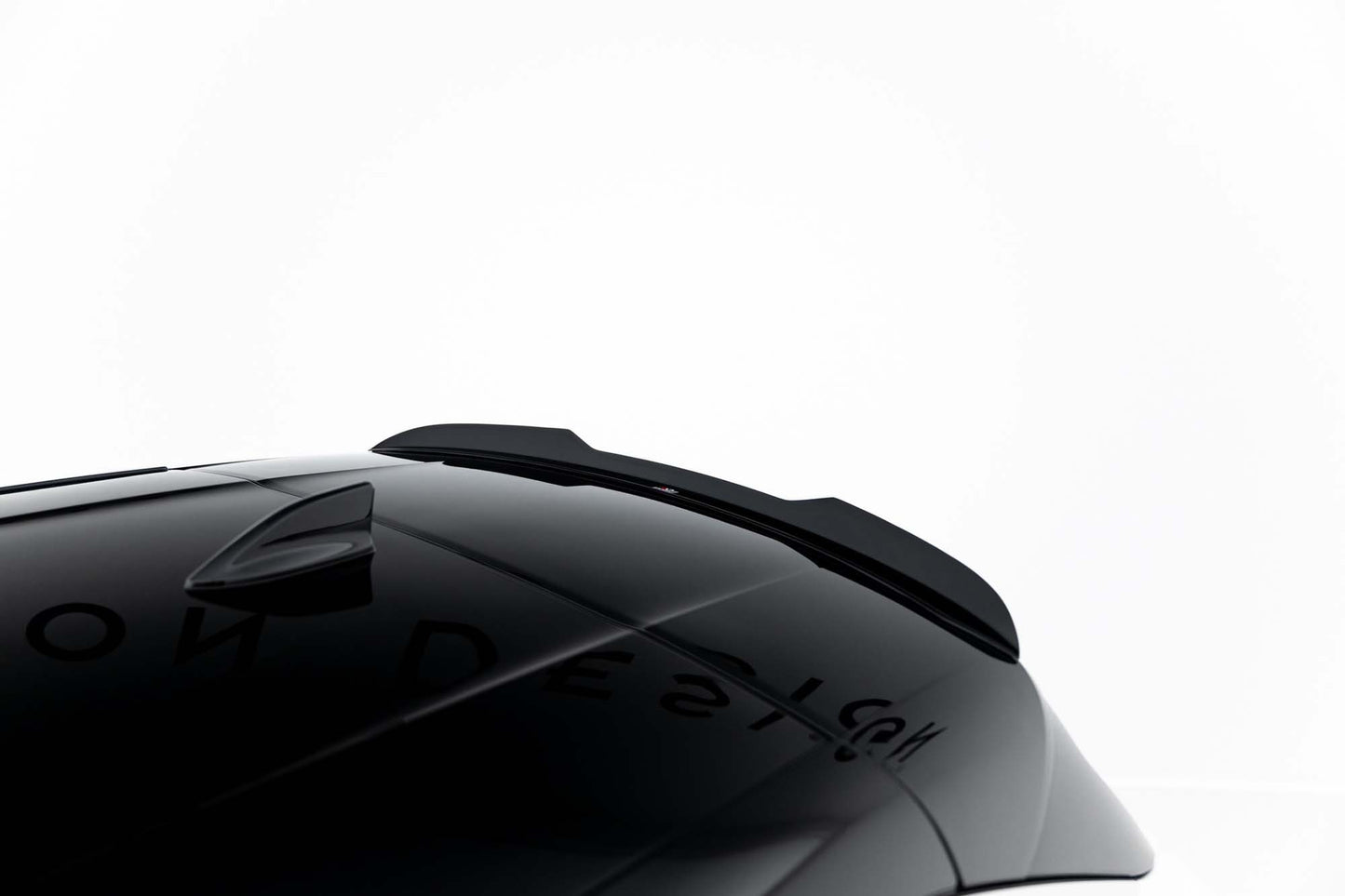 Maxton Design plafon spoiler pentru Renault Megane E-Tech (2022+), negru lac