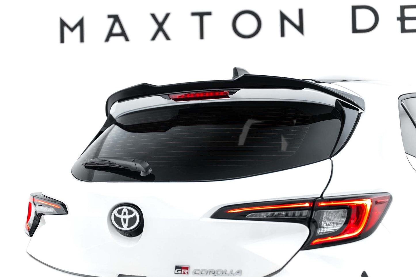 Spoiler plafon Maxton Design pentru Toyota GR Corolla (2022-2024), lac negru