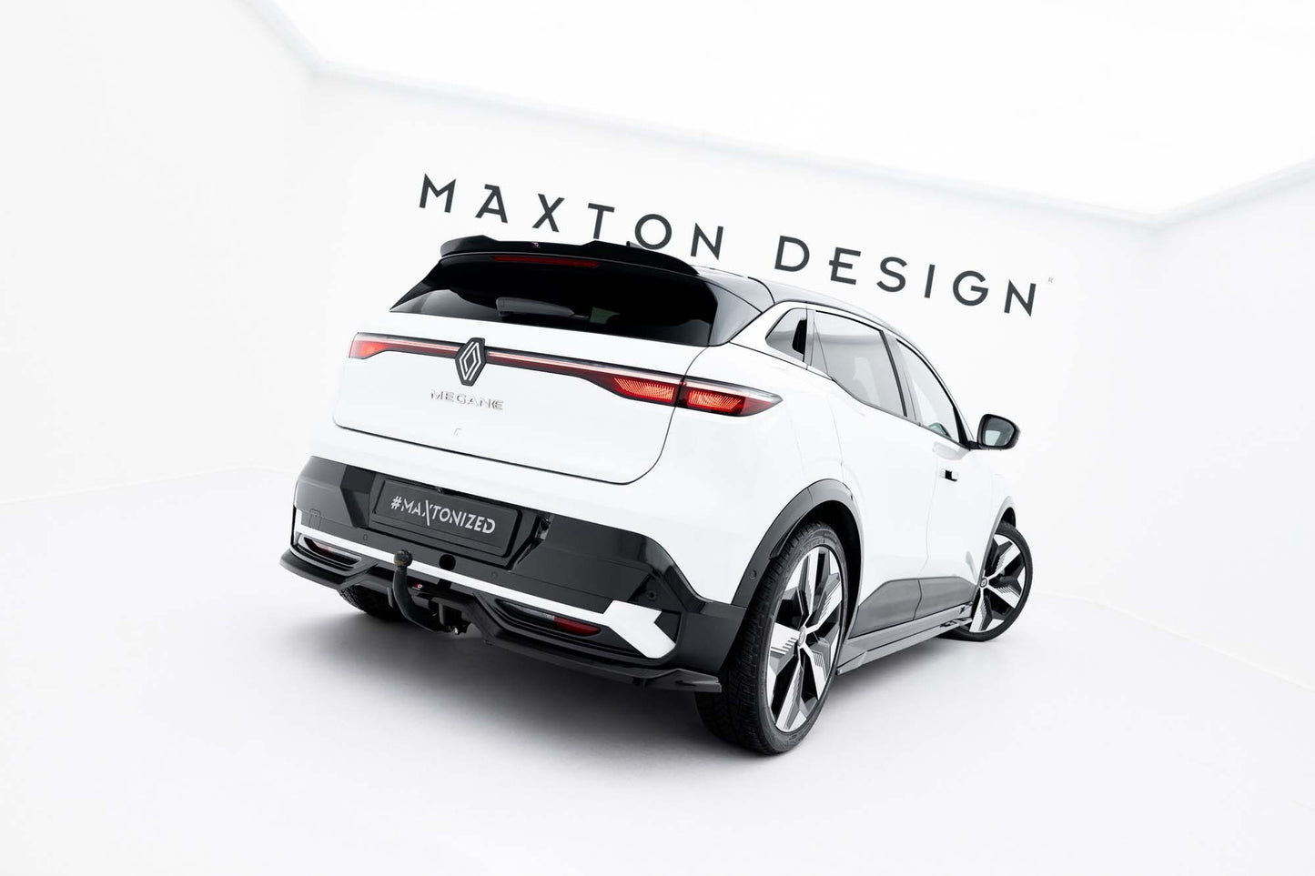 Maxton Design diffuser pentru Renault Megane E-Tech (2022+), negru lac