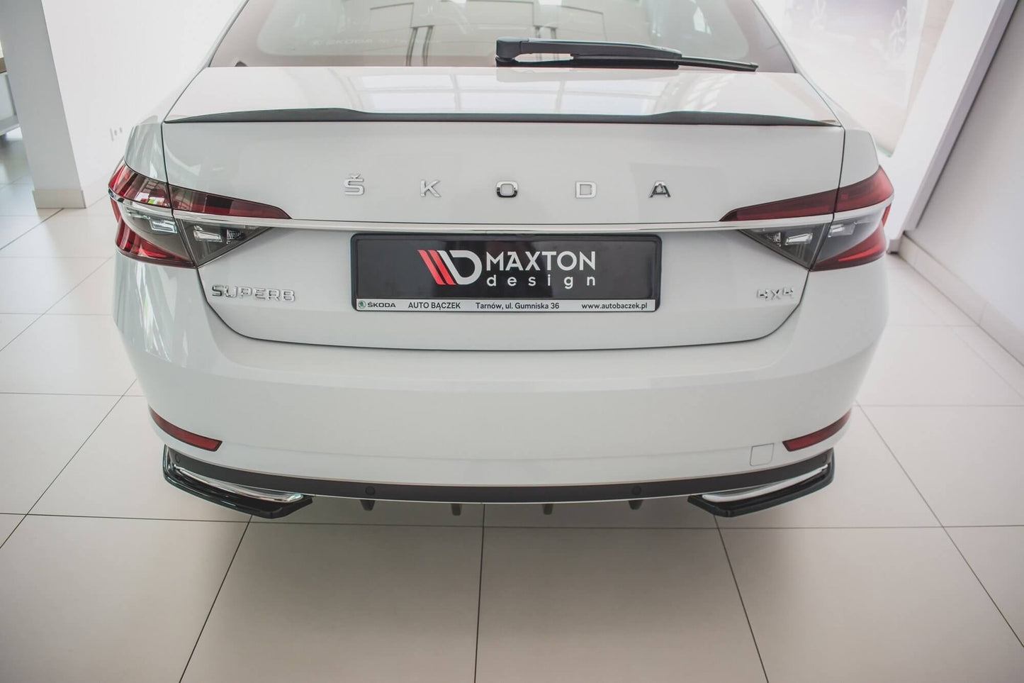 Maxton Design side extensions for Skoda Superb hatchback, break (station wagon) rear bumper after 2019, carbon color