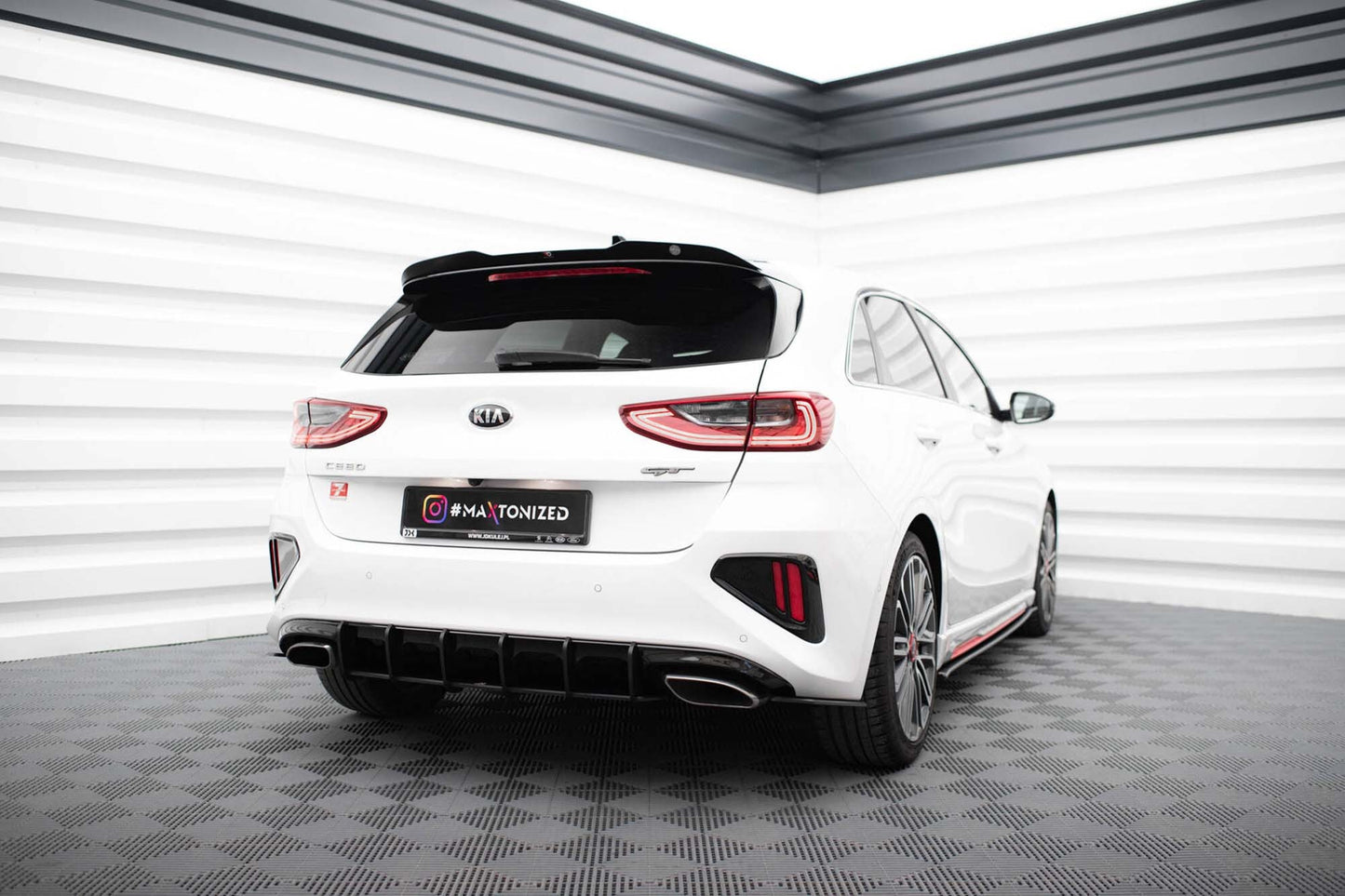 Extensii laterale Maxton Design tip Street Pro pentru bara spate Kia Ceed GT (2018-2022), negru mat