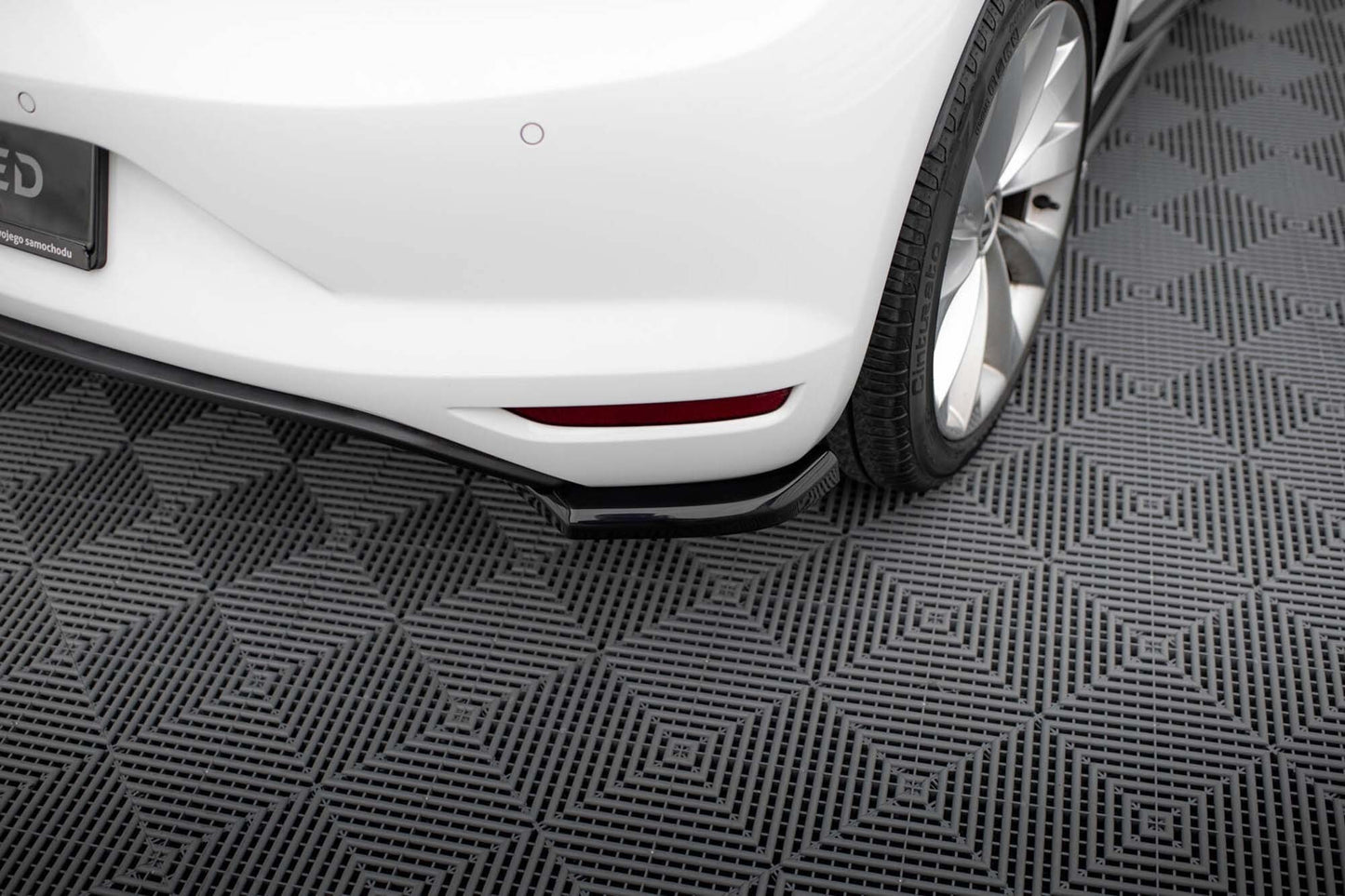 Extensii laterale Maxton Design versiunea 1 pentru bara spate a Volkswagen Scirocco (2014-2017), lac negru
