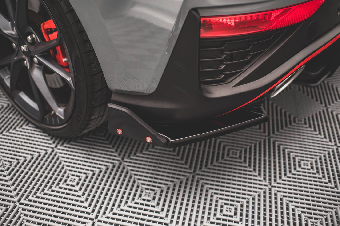 Extensii laterale Maxton Design versiunea 1 pentru bara spate N-Line a Hyundai i30 hatchback (2020-), culoare carbon
