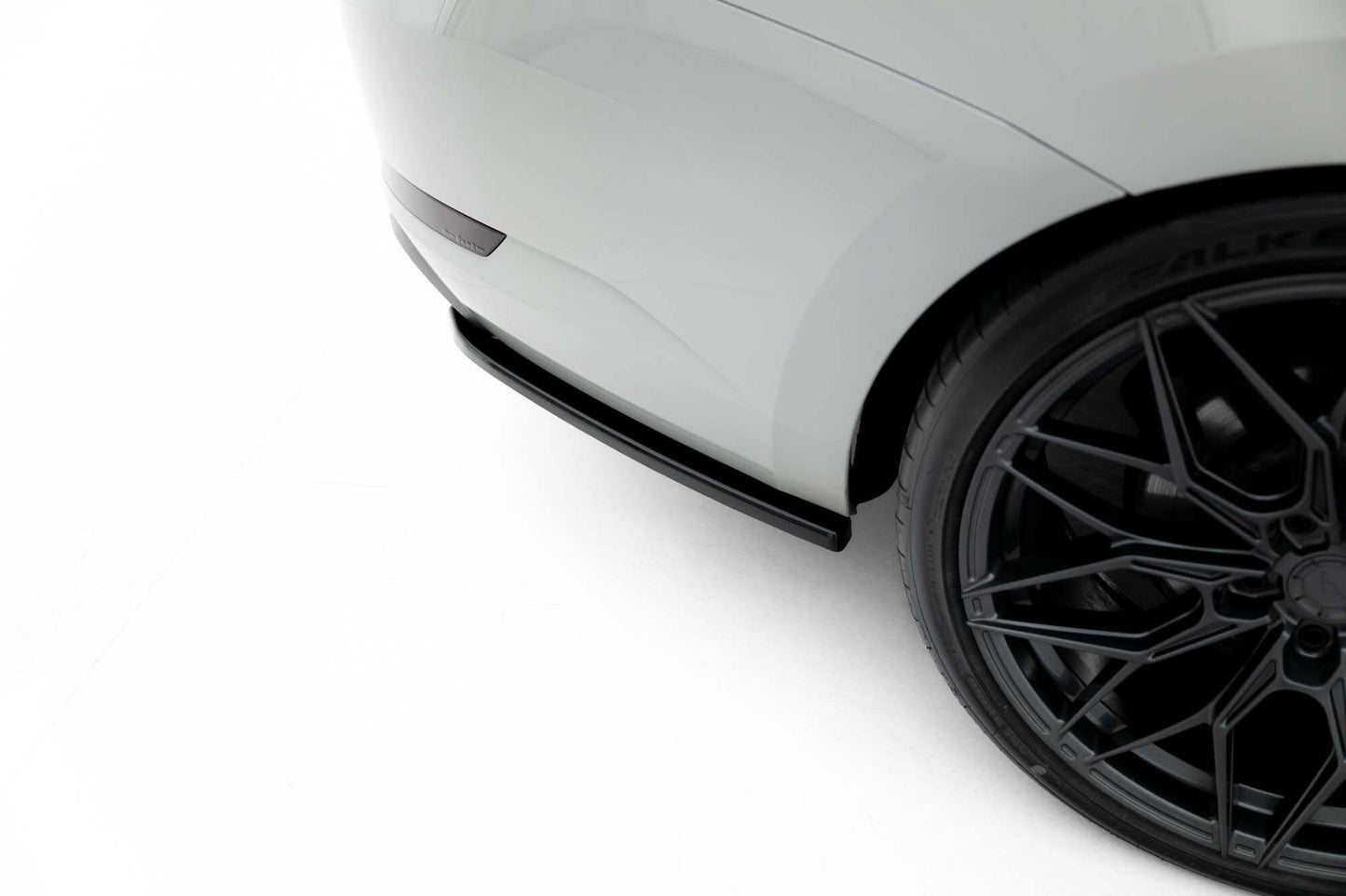 Maxton Design Versiunea 2 Extensii laterale pentru bara spate Skoda Superb Liftback, Combi (2015-2019), negru lucios