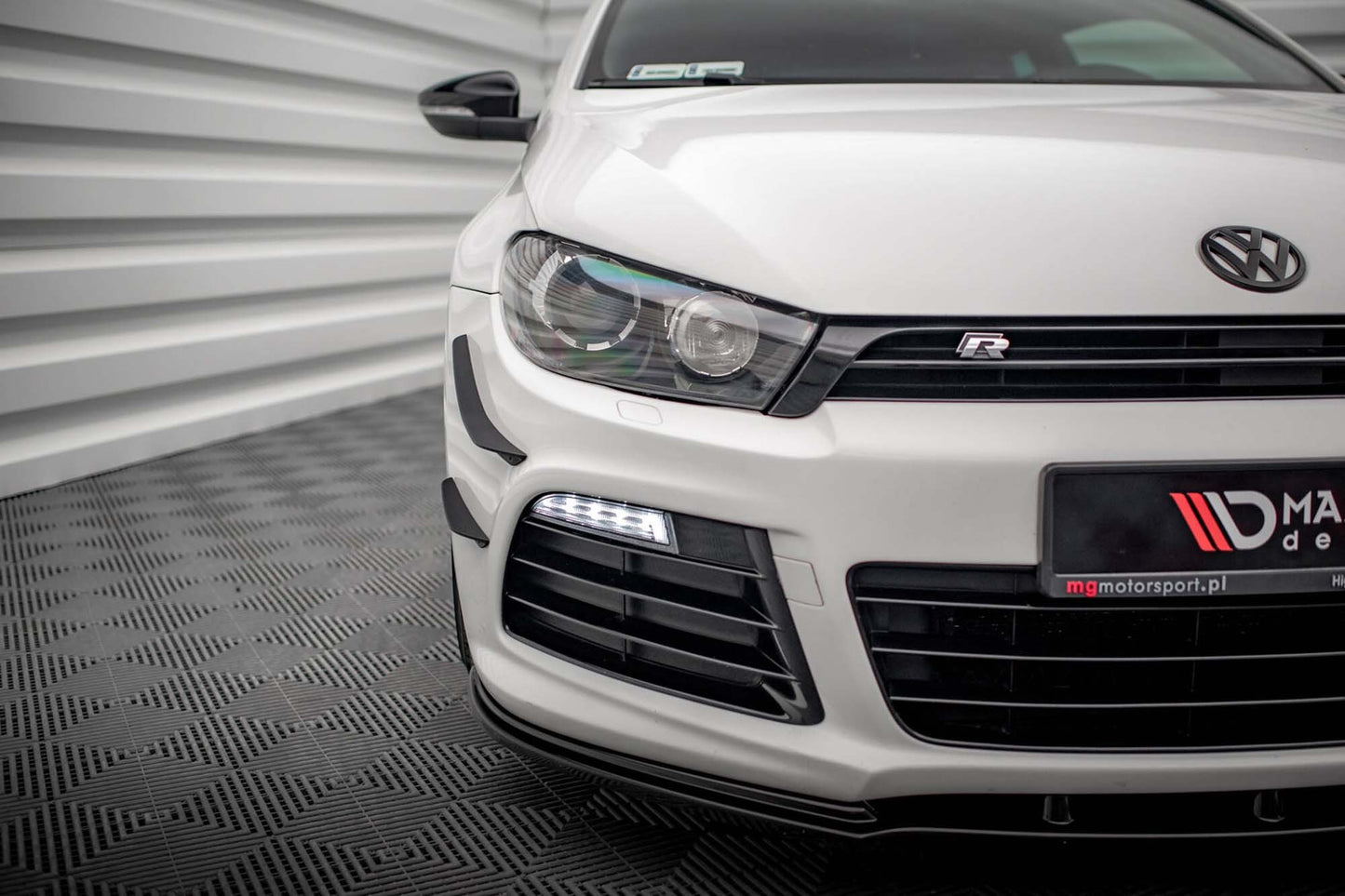 Praguri laterale Maxton Design pentru bara față a Volkswagen Scirocco R 2008-2014, negru mat