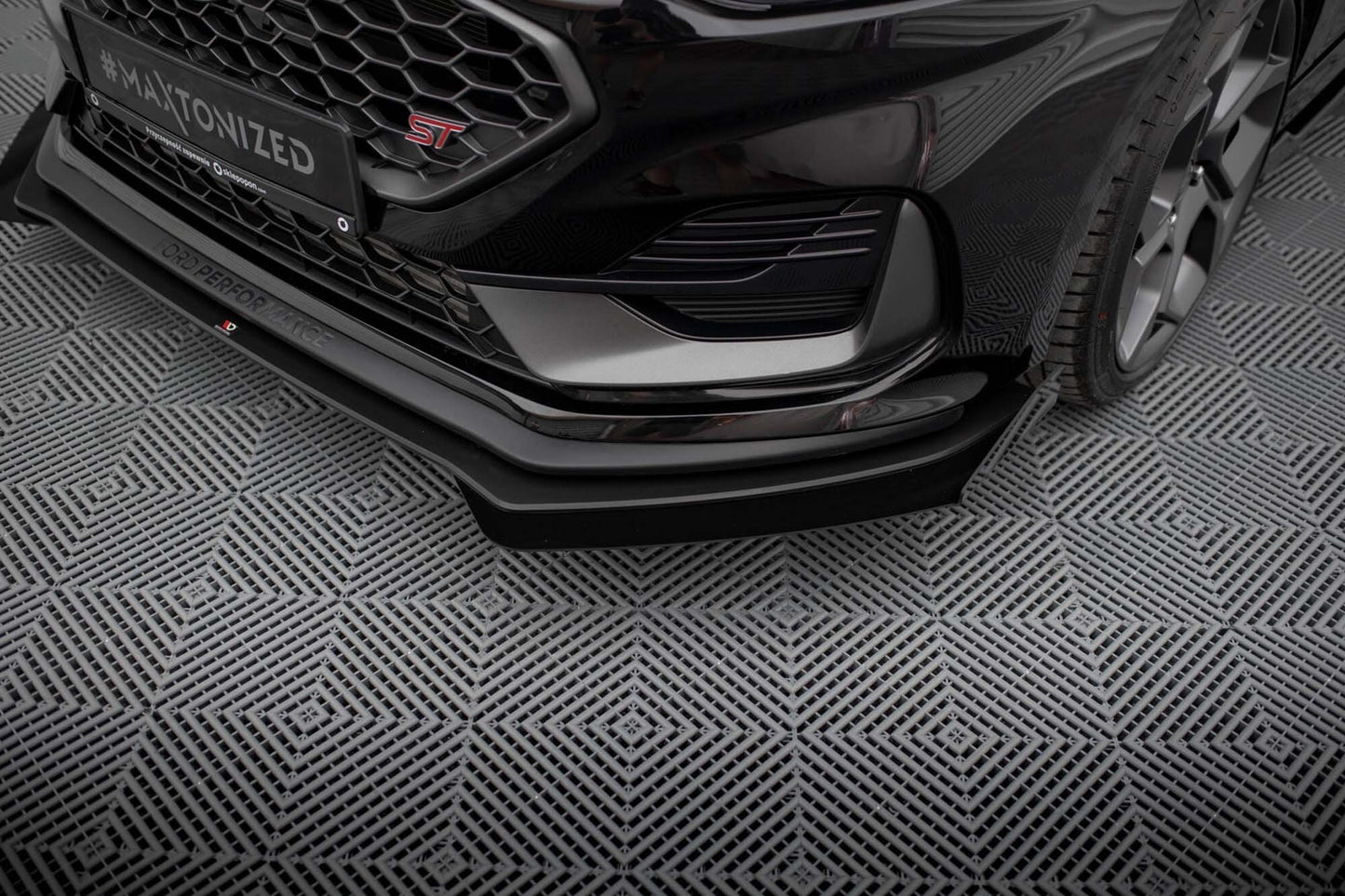 Maxton Design inserturi laterale pentru bara fata a Ford Fiesta ST (dupa 2021), negru lacuit