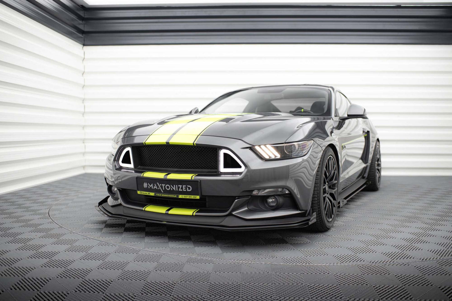 Maxton Design splitter bara fata pentru Ford Mustang GT (2014-2017), negru lucios