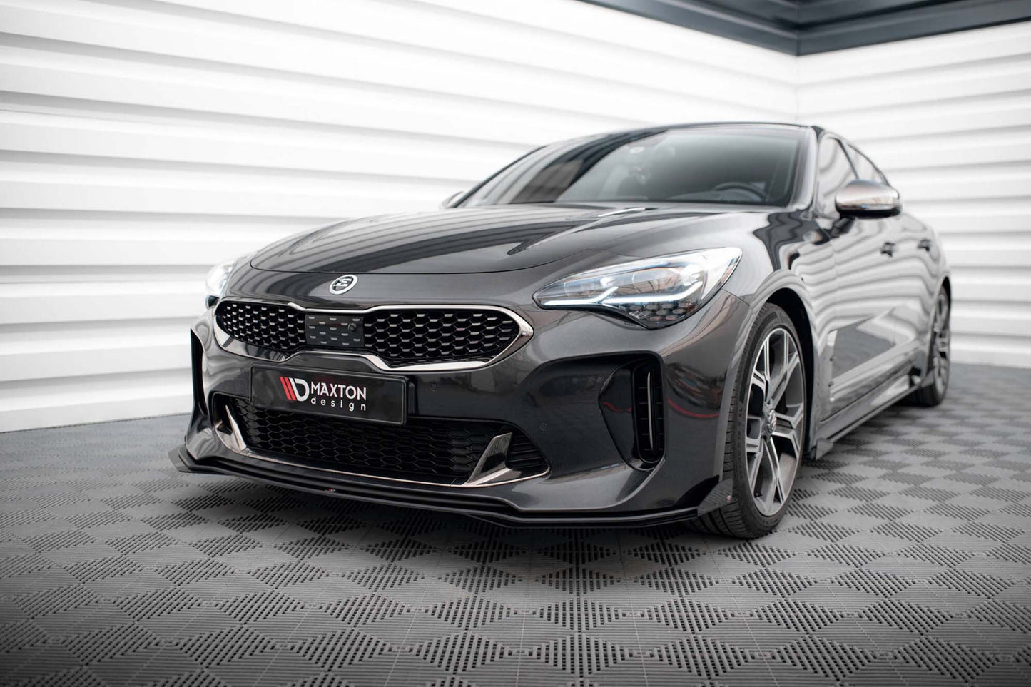 Maxton Design side skirts for the front bumper of the Kia Stinger GT, GT-Line, Standard (2017-2023), black lacquer
