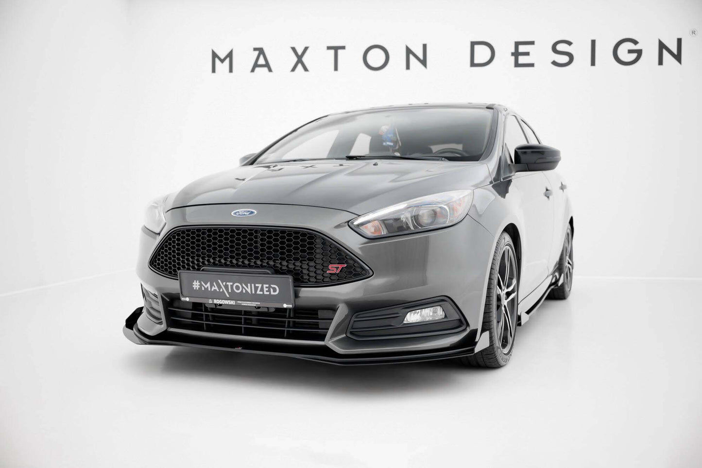 Extensii laterale Maxton Design pentru bara fata ST a Ford Focus (2015-2018), negru lucios