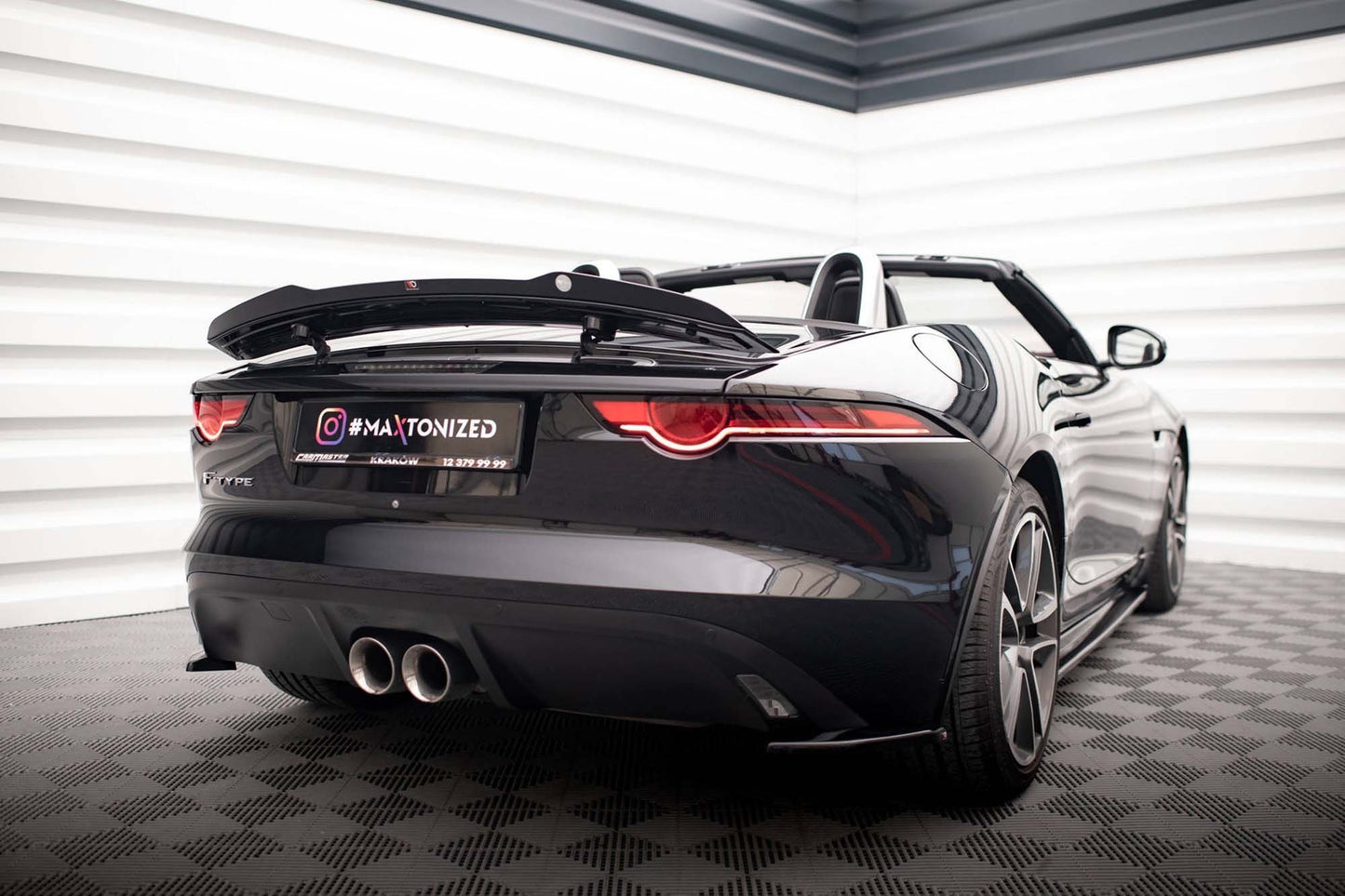 Maxton Design praguri pentru bara spate a Jaguar F-Type Mk1 (2016-2020), culoare carbon