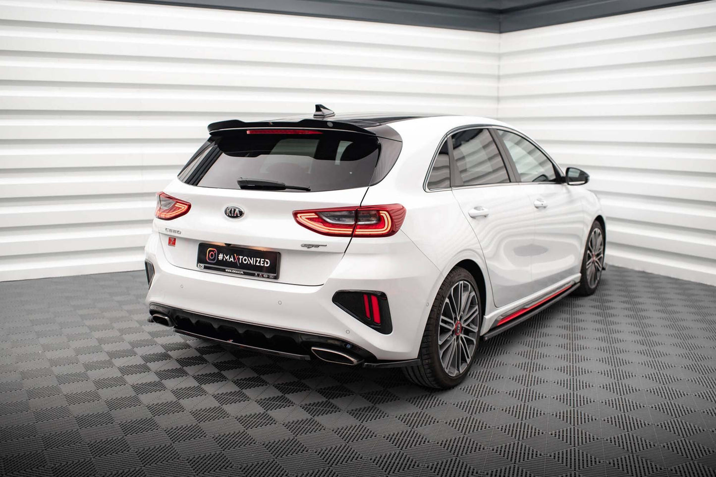 Inserții laterale Maxton Design pentru bara spate Kia Ceed GT (2018-2022), negru lac