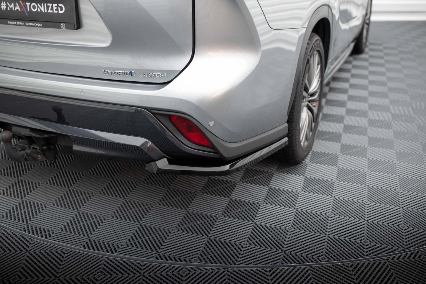 Side Skirts Diffusers Maxton Design for Toyota Highlander (from 2019), gloss black