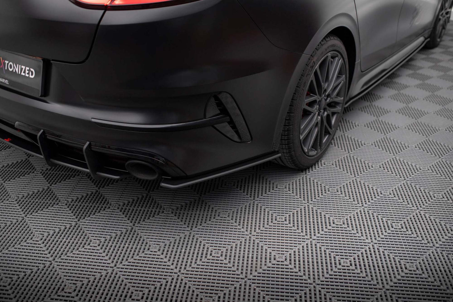Inserții laterale Maxton Design pentru bara spate GT a Kia Pro Ceed (2022-), negru mat