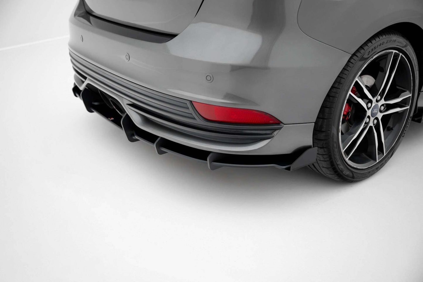 Insertii laterale Maxton Design pentru bara spate ST a Ford Focus (2015-2018), negru lucios
