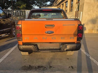 Set stopuri tuning LED pentru Ford Ranger (2011-2018), cu semnalizator dinamic, baza negru-fum, stanga si dreapta