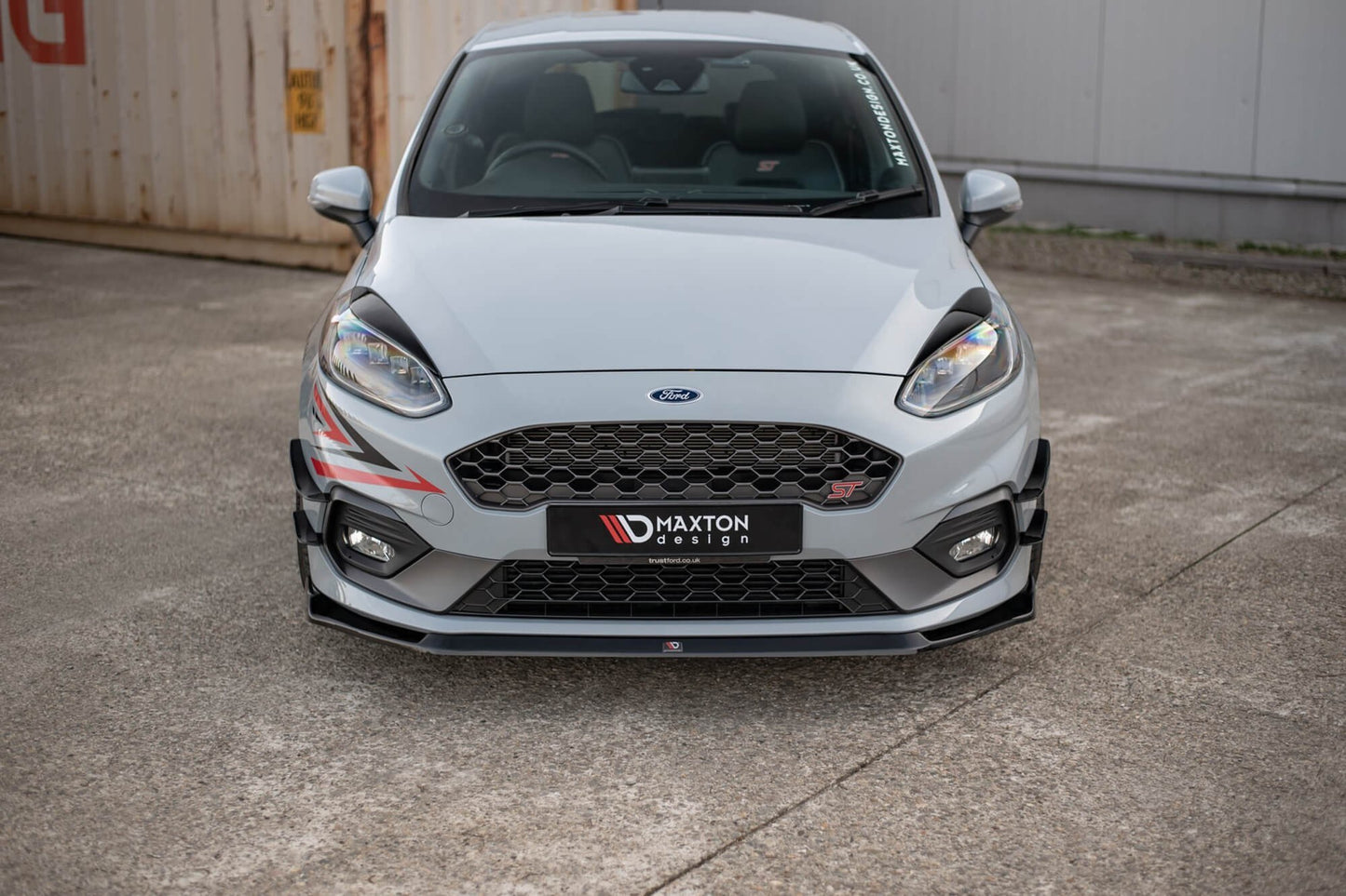 Maxton Design sprancene faruri pentru Ford Fiesta (dupa 2017), culoare carbon